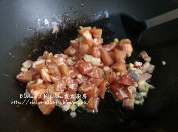 step9: 再加入雞肉炒至轉色
