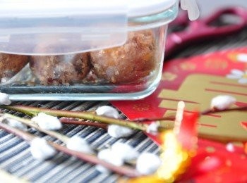 step7: 蓋上保鮮盒上蓋，就能準備開心的野餐囉!