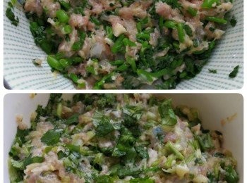 step4: 將醃好的豬肉碎分兩份，分別放入西洋菜及芹菜芫茜攪勻即可以開始包餃子了