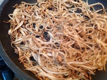 step2: 炒至香脆，塩、胡椒粉調味