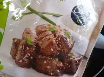 step1: 先將素牛肉洗去一下，去除原有香草味。