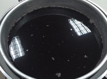 step3: 隔天早上將１碗紅豆、１碗紫米、１碗蒟蒻晶米一起放到鍋中，加入６碗水後放入電鍋內，外鍋放入２碗水蒸熟。