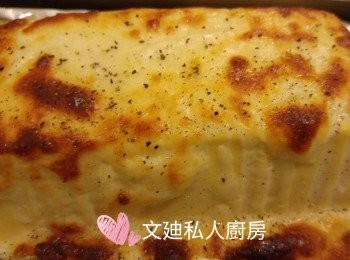 step3: 趁熱加鹽和黑椒或落幾滴美極一同進食。爐温因為我焗兩餸所以選用300度，如只焗豆腐250度都可以了。