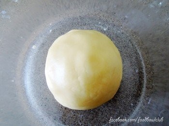 step5: 揉至麵團球(避免過度搓揉，影響口感)