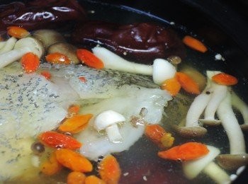 step4: 清甜的湯頭在加上鮮嫩的龍膽珍饕下巴，溫暖你的冬天!!!