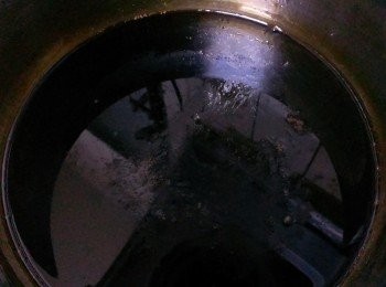 step2: 煮黑糖水~我喜歡很黑糖的味道~炒過的黑糖比香~常都會多做一些起來放冰箱方便使用~