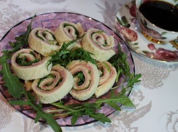 step5: 半小時後打開保鮮紙，切片上碟或帶出外時原條吃也不怕漏餡