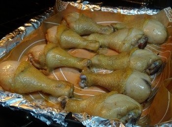 step3: 放入預熱200度焗爐焗約25-30分鐘至香脆便完成。（**<a href="https://bit.ly/3zHU5V3" target="_blank" data-keyword="雞翼" class="guide-link"><strong>雞翼</strong></a> <span style="display:inline-block;vertical-align:middle;margin-top:-3px;color:initial;border-radius:3px;padding:2px 3px;font-size:12px;line-height:14px;background:#87d300;color:#fff;">即買</span> 的大小會影響焗嘅時間，最好用眼觀察，等<a href="https://bit.ly/3zHU5V3" target="_blank" data-keyword="雞翼" class="guide-link"><strong>雞翼</strong></a> <span style="display:inline-block;vertical-align:middle;margin-top:-3px;color:initial;border-radius:3px;padding:2px 3px;font-size:12px;line-height:14px;background:#87d300;color:#fff;">即買</span> 表面焗至乾身香脆才出爐)