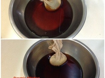 step8: 倒入熱水浸泡，待水溫完全涼透，撈起紗布袋並擠出紅茶汁（紅茶渣運用：請參閱備註4）