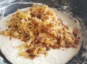 step6: 將蘿蔔絲加進粉槳中。