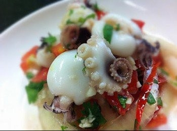 step5: 將汁料加入材料中放入雪櫃雪凍，吃前拌勻即可。