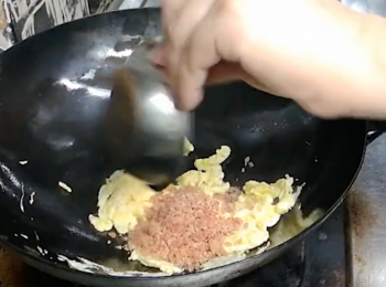 step3: 落腿蓉炒幾下