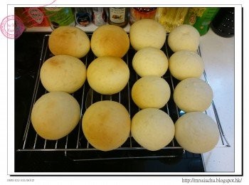 step6: 190度預熱焗爐, 150度焗16-18分鐘。焗了10分鐘後, 在把麵團上鋪錫紙, 再放回焗爐繼續焗。