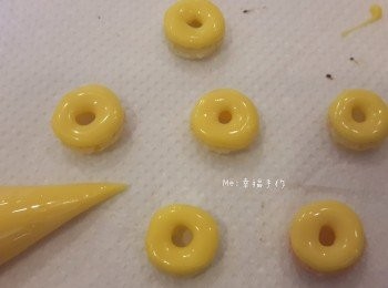 step3: 輕輕拉一拉紙巾，讓巧克力更均勻