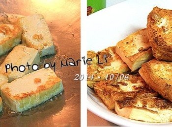 step2: 起鍋先將鍋內水份燒乾
倒入一些沙拉油燒熱後小心的放進豆腐片
中小火慢慢煎至兩面成金黃色
撈起置於盤中備用。