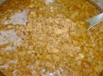 step4: 放入電鍋中，用一杯水煮好，再燜20分