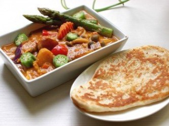 step12: 利用多種蔬菜也能煮出好吃的印度咖哩,搭配印度烤餅一起享用很對味喔!
