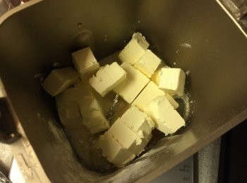 step2: 我用的是P104型號, 將所有材料放入桶內