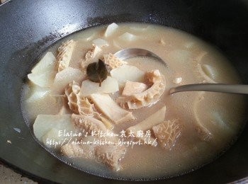 step11: 金錢肚回鑊拌勻後蓋上蓋焗1小時 , 西生菜洗淨切件