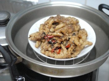 step4: 用大火蒸鳳爪約20-25分鐘即成！