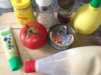 step1: 洗淨蕃茄及準備所以材料