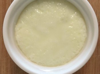 step1: 蛋白鮮奶均勻攪拌後~下去蒸