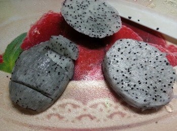 step3: 火龍果去皮切粒
