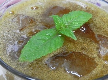 step4: 煮好之後就可以依照個人喜愛加入冰糖，熱熱的喝或是冰冰的喝都很棒喔~~讓你每天便便順暢，漂漂亮亮