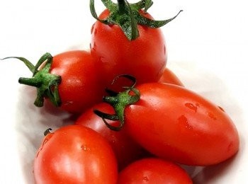 step8: 小番茄也切薄片