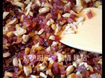 step2: - 臘腸, 蝦米, 冬菇, 切粒, 炒香備用