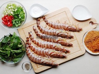 step1: 準備材料。青蔥切末,辣椒切末。蒜蓉酥的做法可參考: http://cook1cook.com/recipe/12544