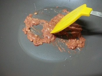 step8: 用1湯匙油起鑊,爆香南乳