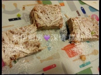 step8: - 灑上少少生粉, 煎香每面