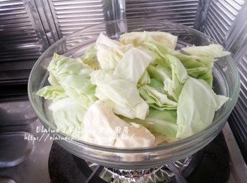 step2: 椰菜洗淨切細塊