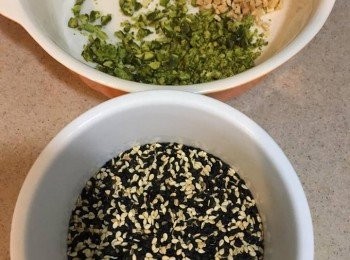 step8: 花生杏仁可以用焗好即食的