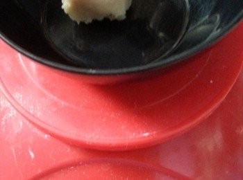 step2: 蓮蓉餡搓10g一粒待用