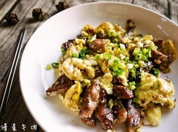 step6: 作法很簡單又超下飯，記得牛肉要選油花多點，炒至7分熟將將好 我家簡單的家常菜分享給大家囉