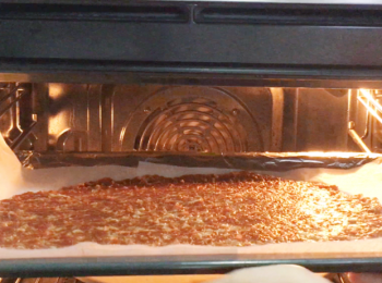 step5: 將肉餅放入焗爐, 先用150度焗15分鐘。