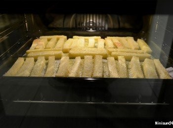 step5: 150度烤10分鐘，翻面續烤10分鐘,再翻面續烤10分鐘
(此時可調低溫度至120度) 總共烤30分鐘