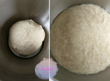 step2: 用匙羹攪拌粉類，倒入已經activate嘅酵母水 及 50ml原味yogurt，大致攪拌成麵糰後倒喺工作枱上搓到光滑唔黐手，約10分鐘。如果太黐手，可以喺麵糰表面灑啲麵粉搓。 搓好嘅麵糰放番喺大碗内繼續發酵，我鍾意將佢放置喺微波爐内/預熱咗50℃嘅焗爐内，等待1小時，直到麵糰體積增大1-2倍。