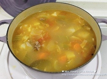 step11: 兩小時後蔬菜和牛筋腩已燉煮完成