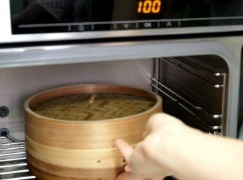 step7: 隔水蒸或放入蒸爐蒸8分鐘便成