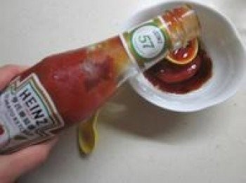 step2: 將<span class="group_3">醬汁</span>調成一碗