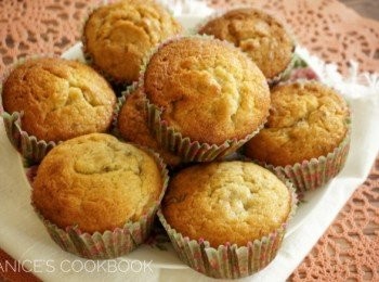 step3: 倒入蛋糕杯，焗約30分鐘即成