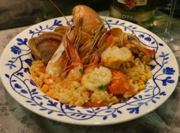 step8: 米飯吸收了<span class="group_1">食材</span>釋出的鮮甜味，非常好吃。