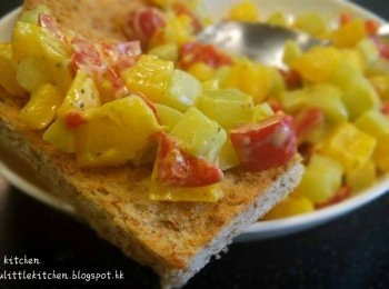 step5: 多士做法：麥包放烤箱以200度烤，烤至兩面金黃即可。