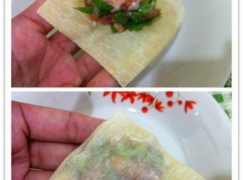 step3: 取出1片餛飩皮，包入1小匙餡料對半折好。