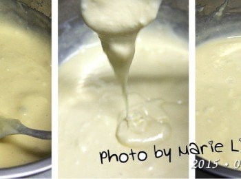 step3: 將昨晚調好的麵糊從冰箱裡取出來
稍微攪動後會發現麵糊開始冒泡
放置約十分鐘退涼後即可使用