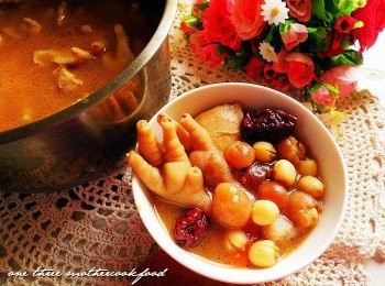 step5: 關火後再調味加入一小匙鹽與幾滴高梁酒。