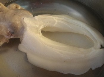 step2: 將安永鮮物-花枝下熱水燙熟